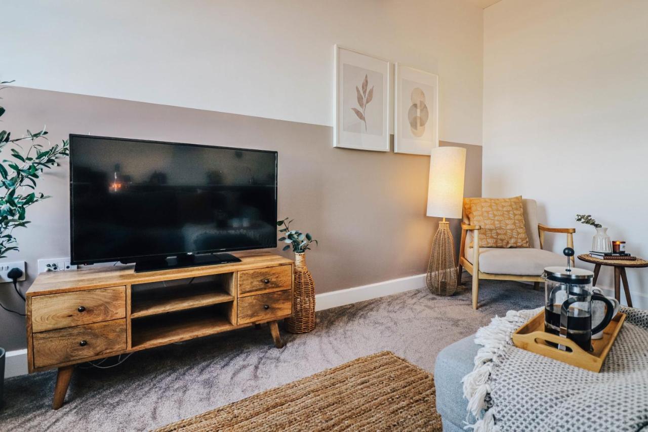 Principality View Apartment Two, By Solace Stays カーディフ エクステリア 写真