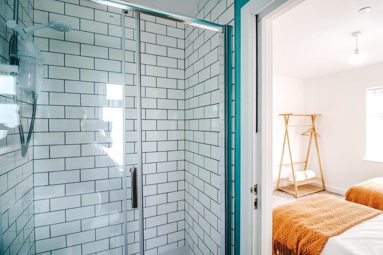 Principality View Apartment Two, By Solace Stays カーディフ エクステリア 写真