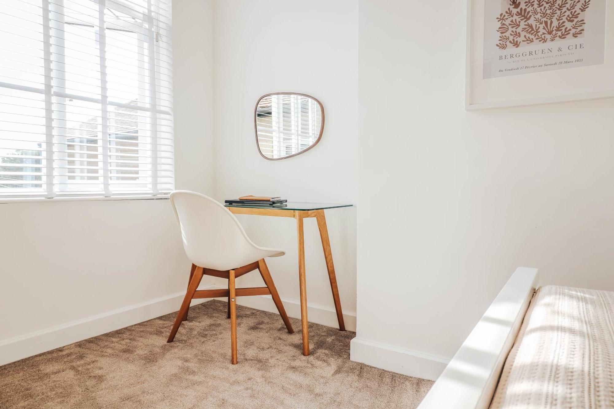 Principality View Apartment Two, By Solace Stays カーディフ エクステリア 写真